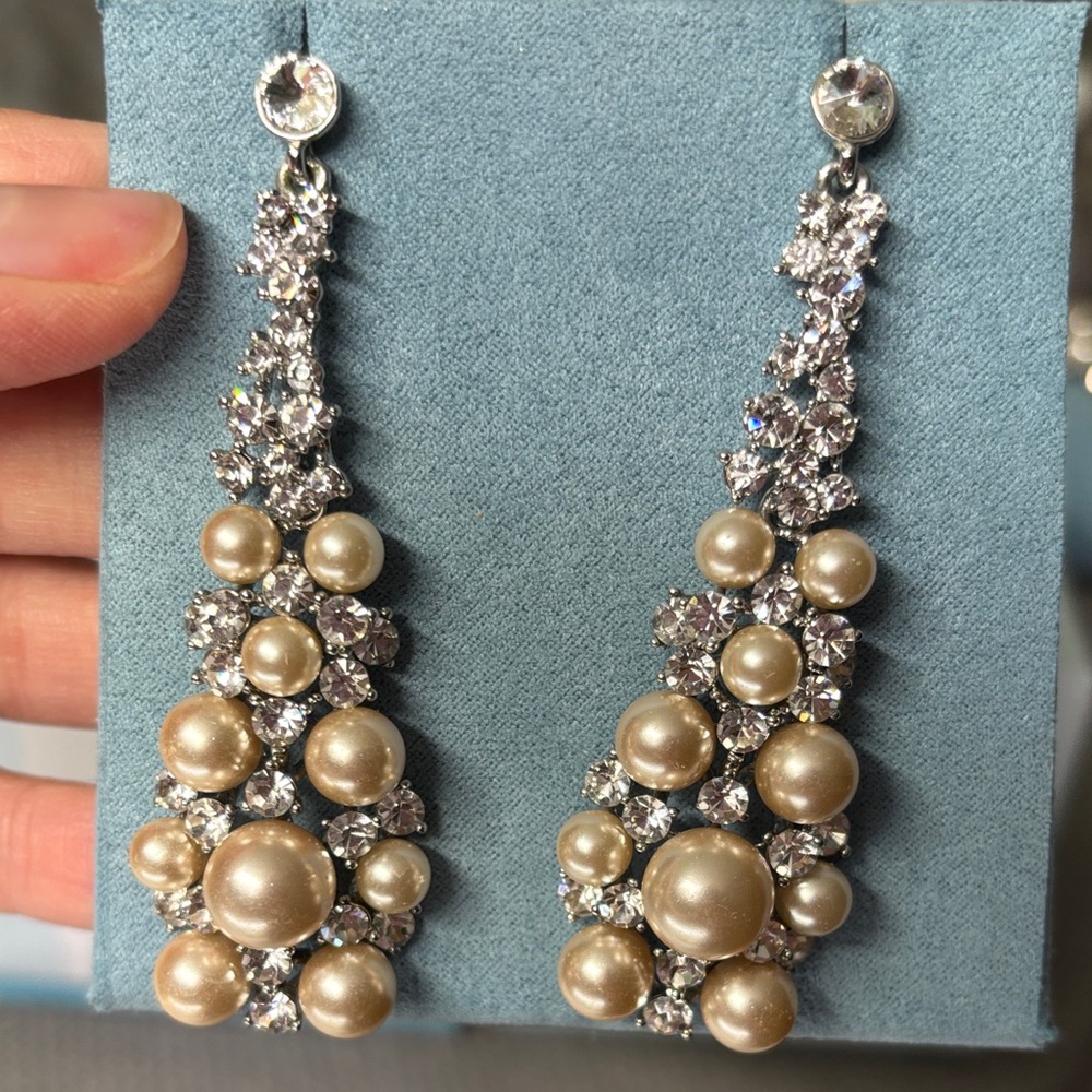 David Tutera Pearl and rhinestone Earrings and Bracelet Set - Picture 4 of 5